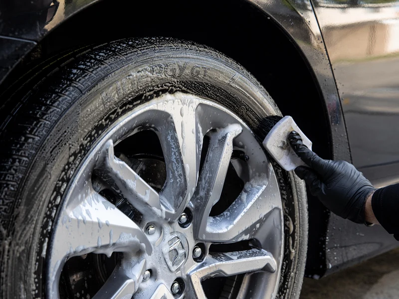 Meguiar’s Hot Rims Wheel & Tire Cleaner – 710 ml (24 oz) - Image 3